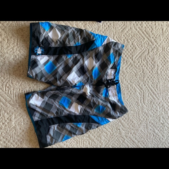 Men’s shorts - Picture 1 of 3